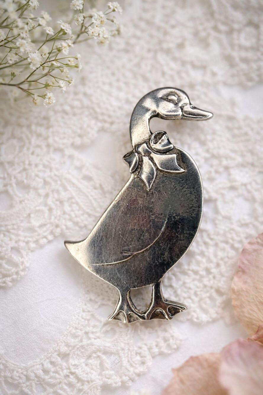Vintage Pewter Goose Duck Brooch Pin Silver Tone Figural Bird Cottagecore 2.5”